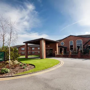 Hotel Burntwood Court